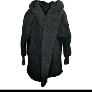 G.I.L.I  The lounger regular oversized sherpa hoodie black size M/L